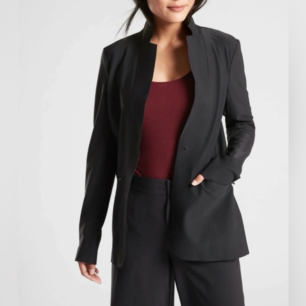 Athleta Interstellar Black Blazer SZ 10 Athleisure Casual Lightweight NWT